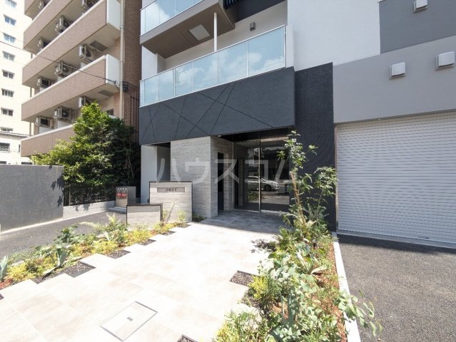 28/30 エントランス