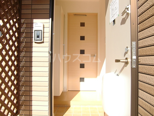 18/25 エントランス