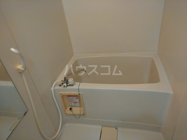 13/30 浴室