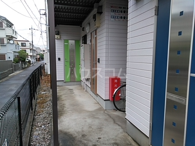 19/30 エントランス