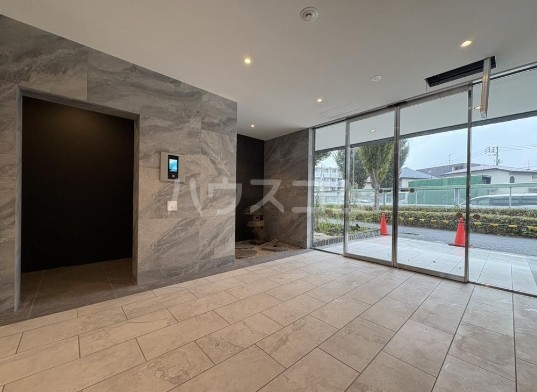 22/29 エントランス