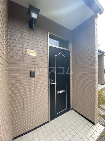 28/30 エントランス