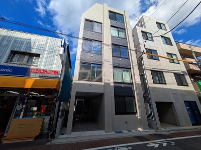 24/30 エントランス