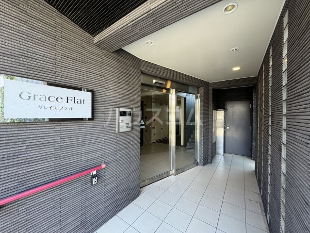 26/30 エントランス