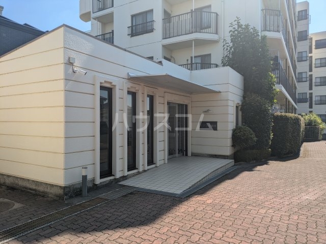 2/4 エントランス