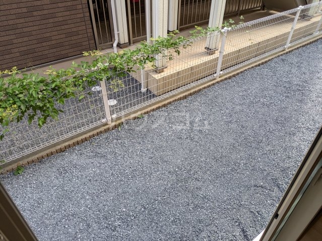 21/30 バルコニー