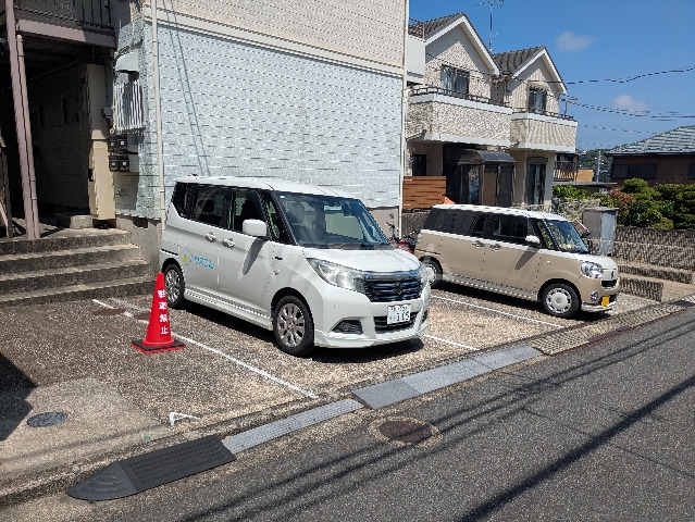 2/3 駐車場