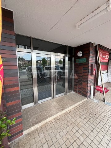 22/26 エントランス