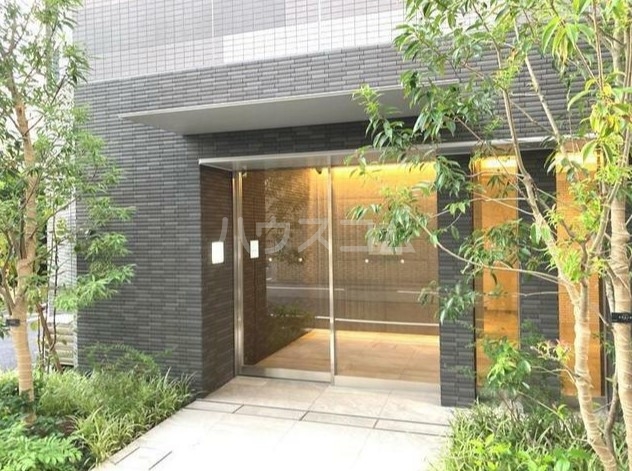 21/26 エントランス