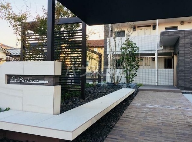 13/24 エントランス