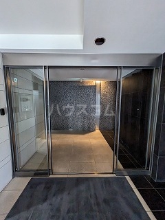 29/30 エントランス