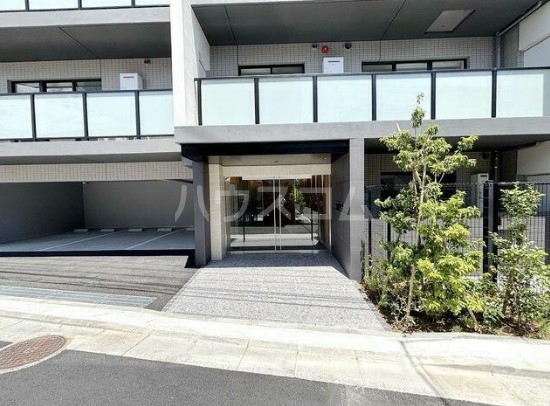 26/30 エントランス