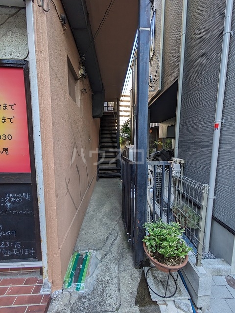 2/2 エントランス