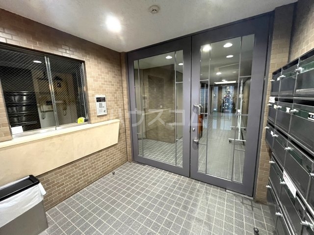 26/30 エントランス