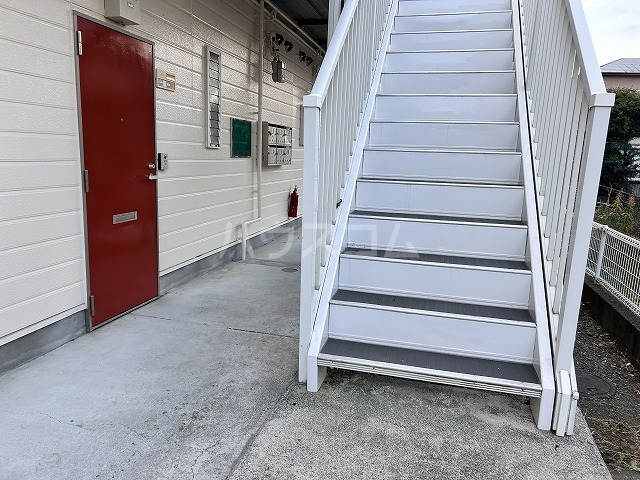 25/30 エントランス