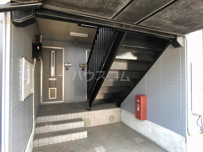 18/26 エントランス