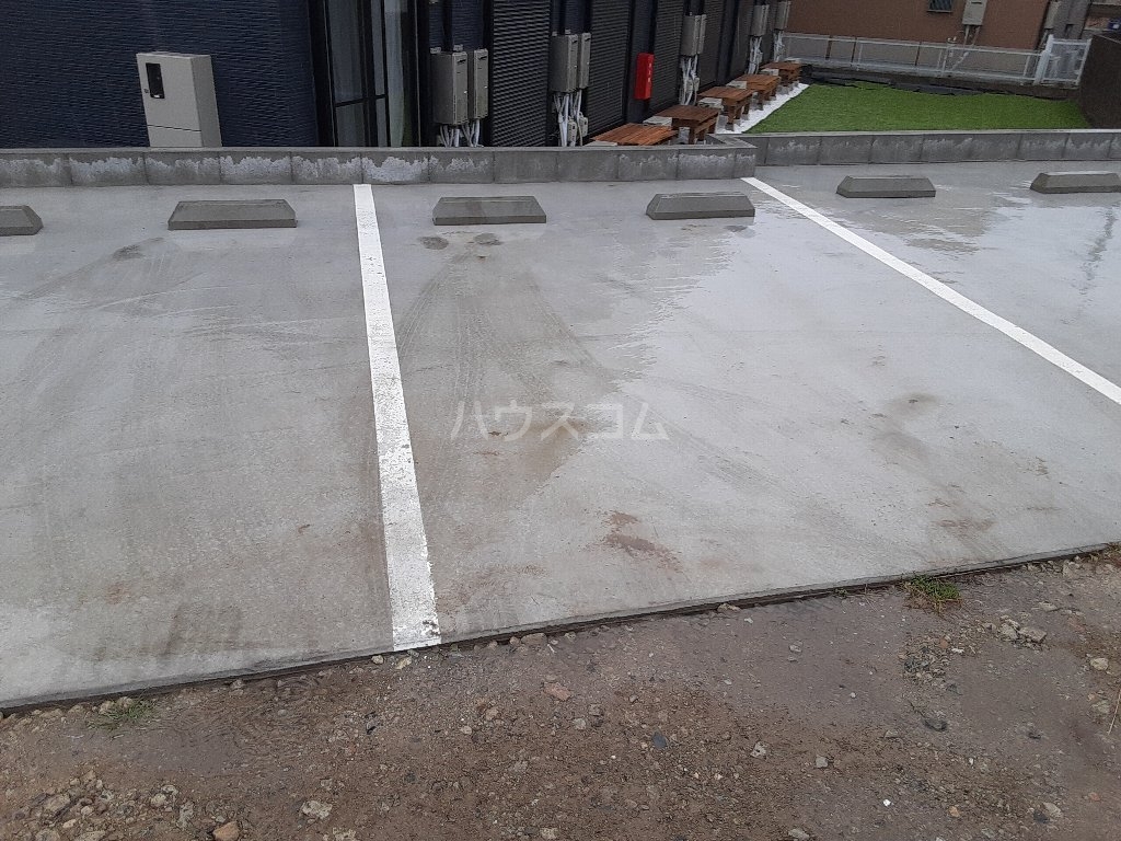 2/3 駐車場