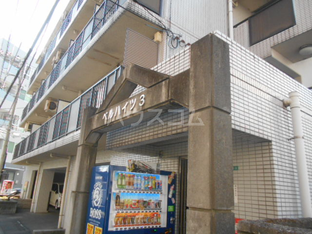 21/30 エントランス