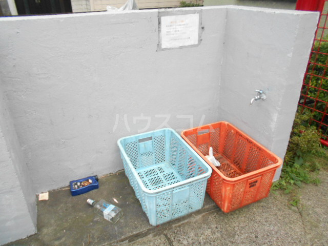 21/30 エントランス