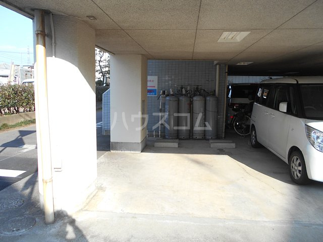 24/25 駐車場