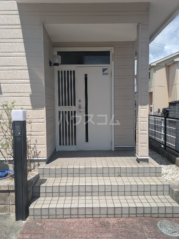 29/30 エントランス