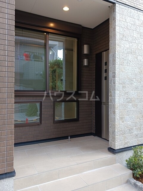 26/30 エントランス