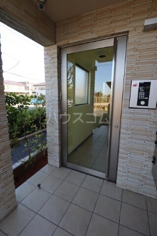 16/27 エントランス