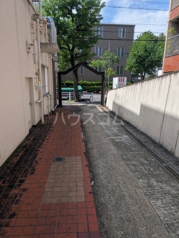 22/26 エントランス