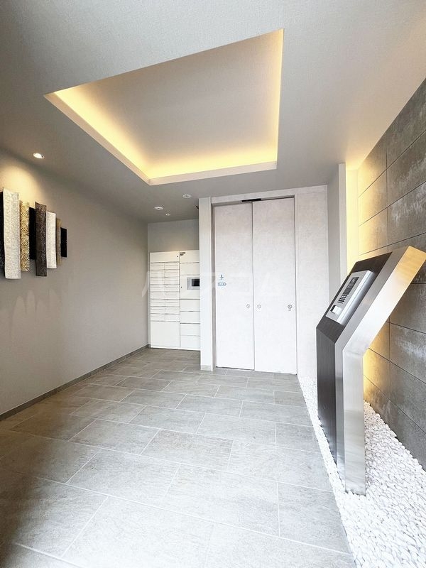 2/2 エントランス