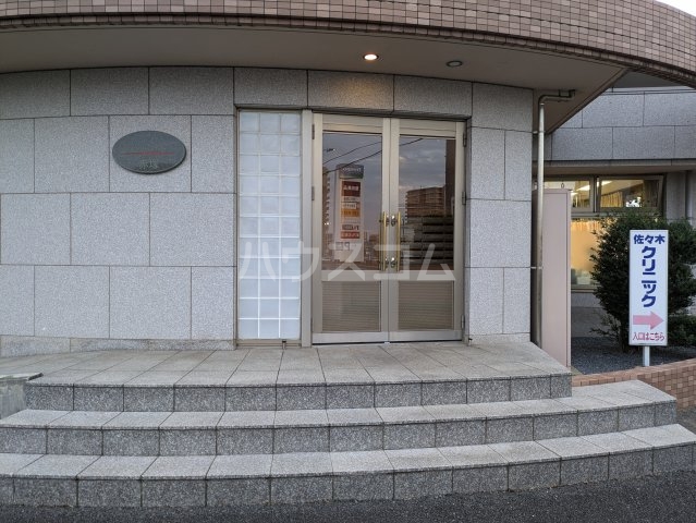 28/30 エントランス