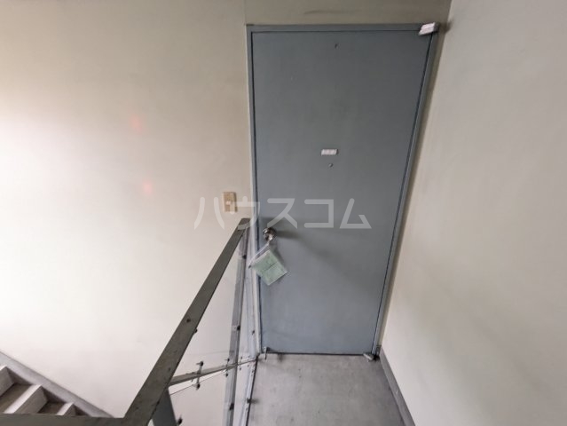 26/30 エントランス