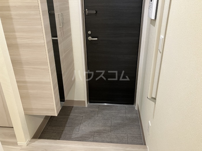 26/30 エントランス