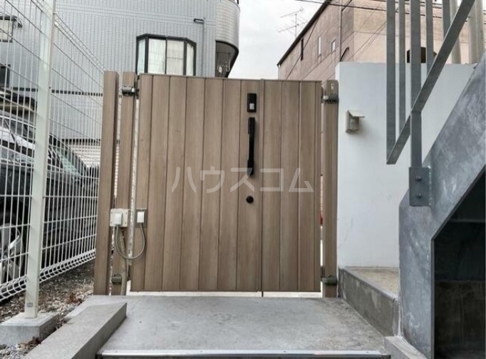 19/20 エントランス