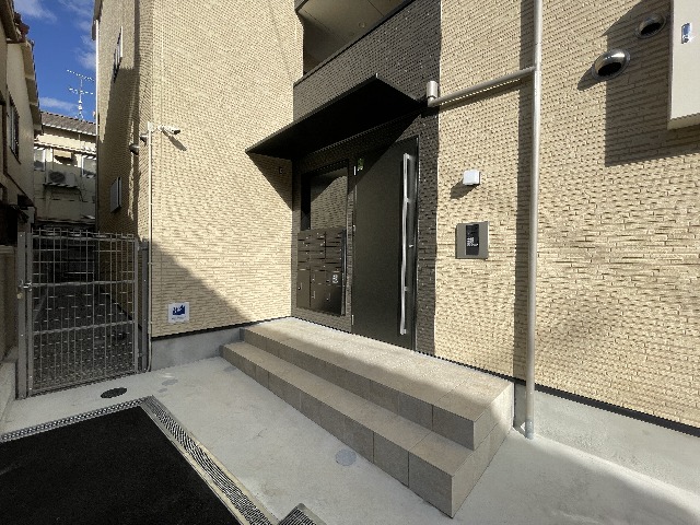 26/30 エントランス