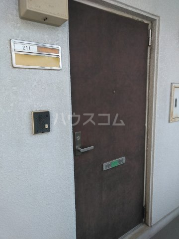 21/30 エントランス