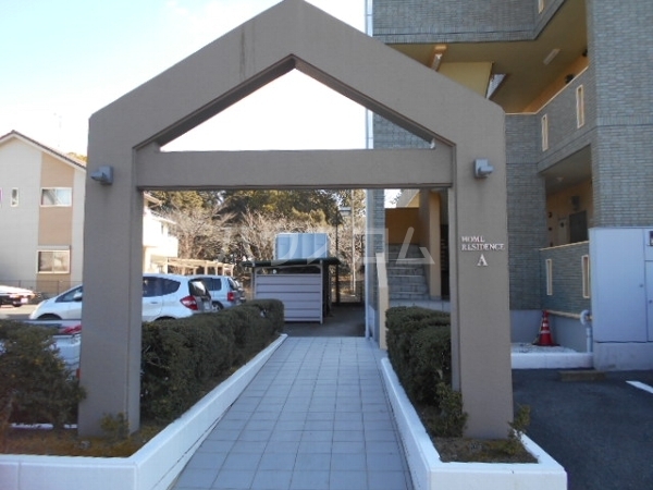 24/30 エントランス