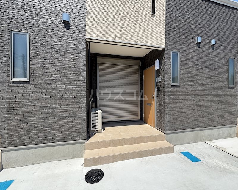 21/23 エントランス