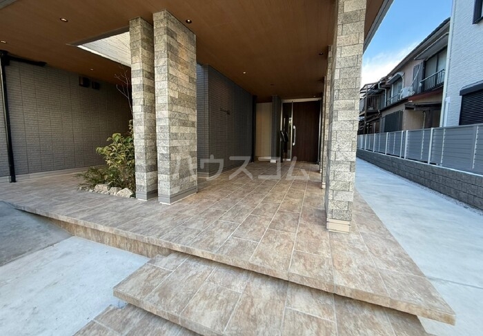 20/30 エントランス