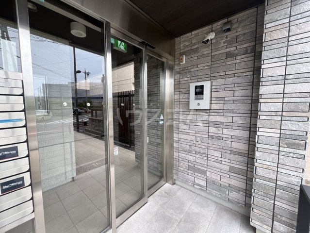 26/30 エントランス