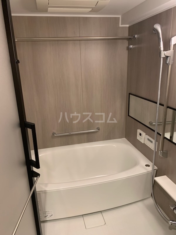 13/28 浴室