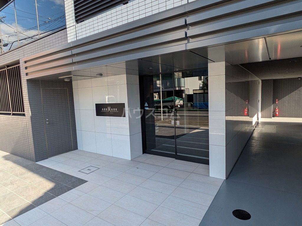 17/27 エントランス