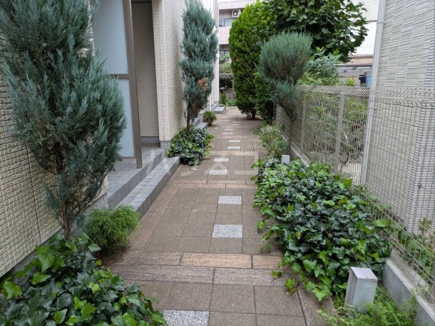 21/24 エントランス