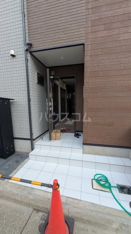 14/18 エントランス