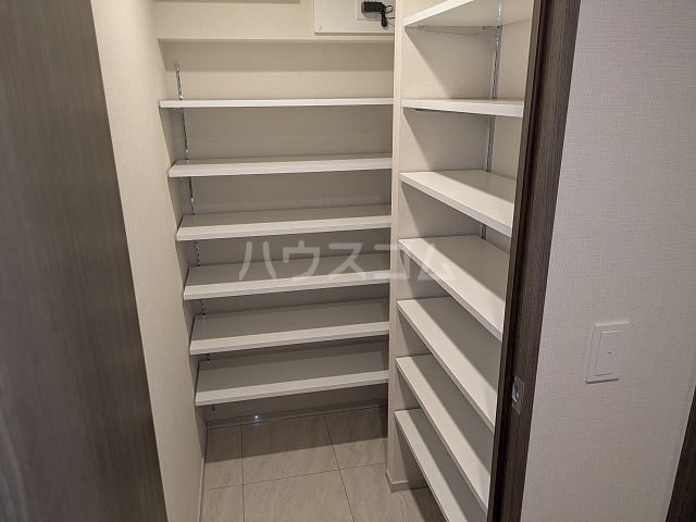 13/30 収納