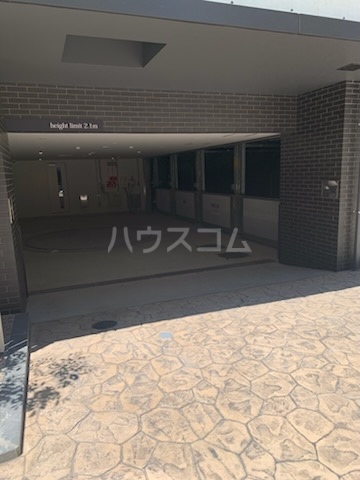 27/30 駐車場