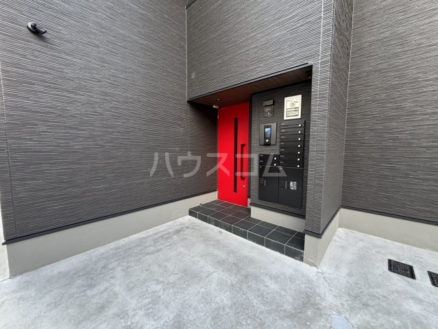 23/30 エントランス