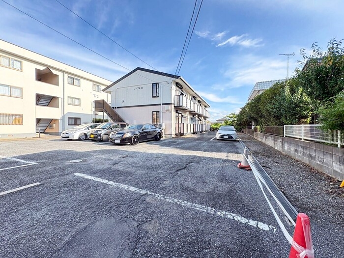 2/4 駐車場