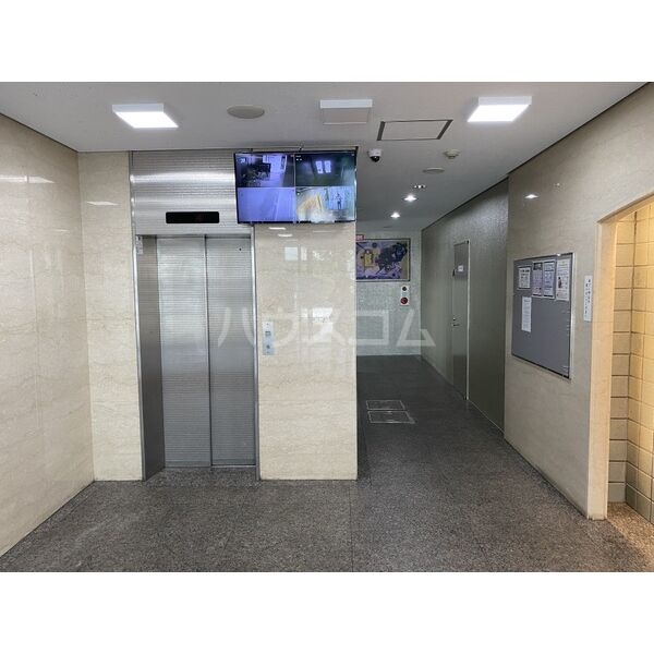 17/26 エントランス