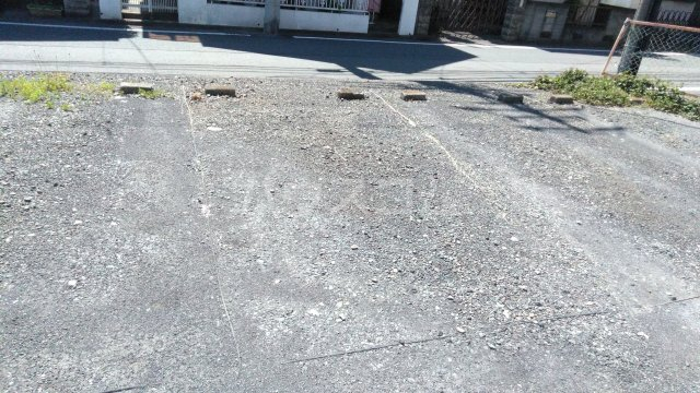 23/30 駐車場
