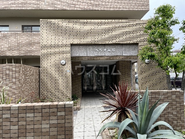 23/26 エントランス